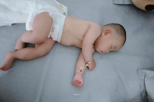 专业试管借卵代怀机构三个月宝宝头围